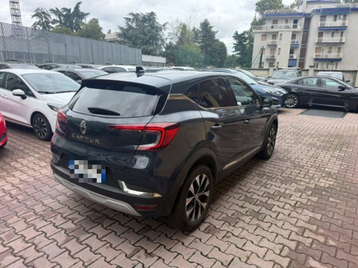 Renault Captur Plug-in Hybrid E-Tech 160 CV Techno (4)