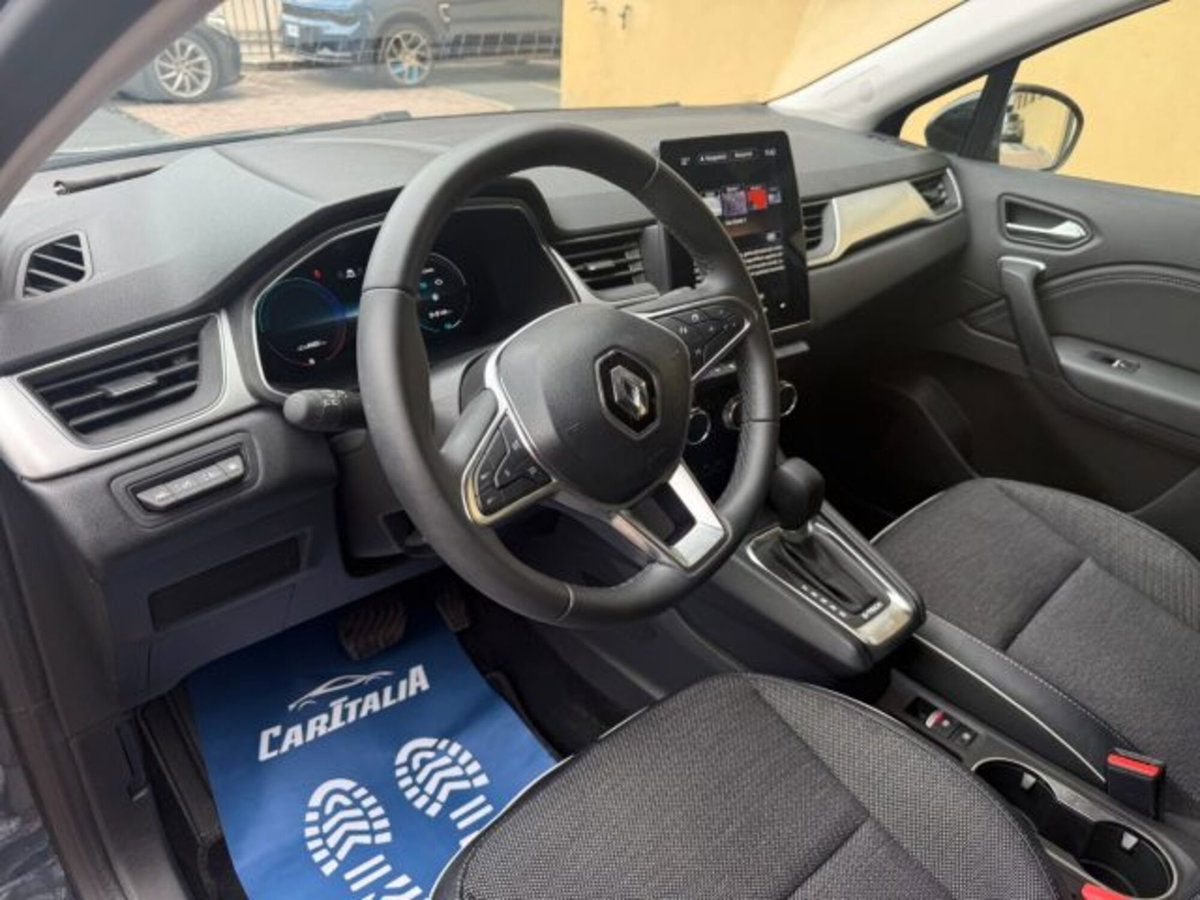 Renault Captur Plug-in Hybrid E-Tech 160 CV Techno (8)