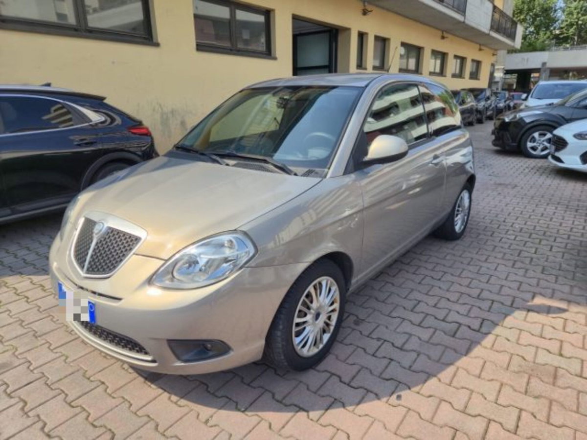Lancia Ypsilon 1.2 New Oro