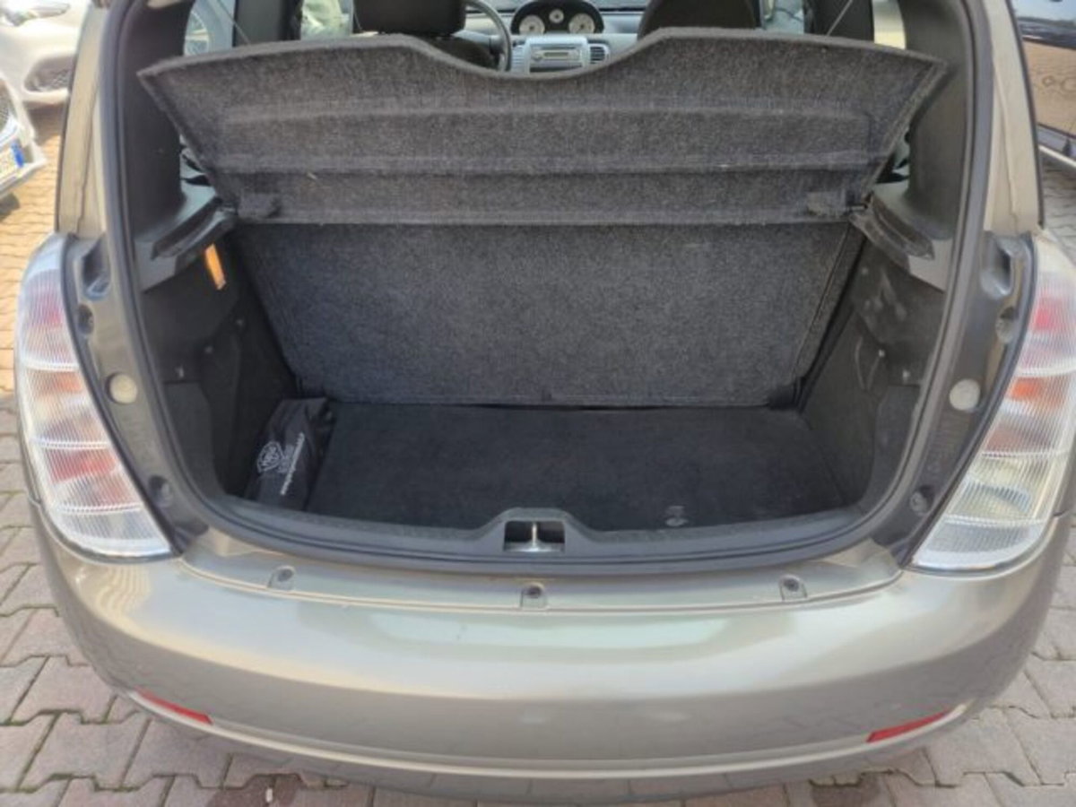 Lancia Ypsilon 1.2 New Oro (12)