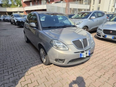 Lancia Ypsilon 1.2 New Oro (3)
