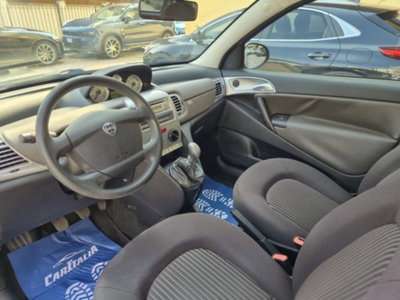 Lancia Ypsilon 1.2 New Oro (7)