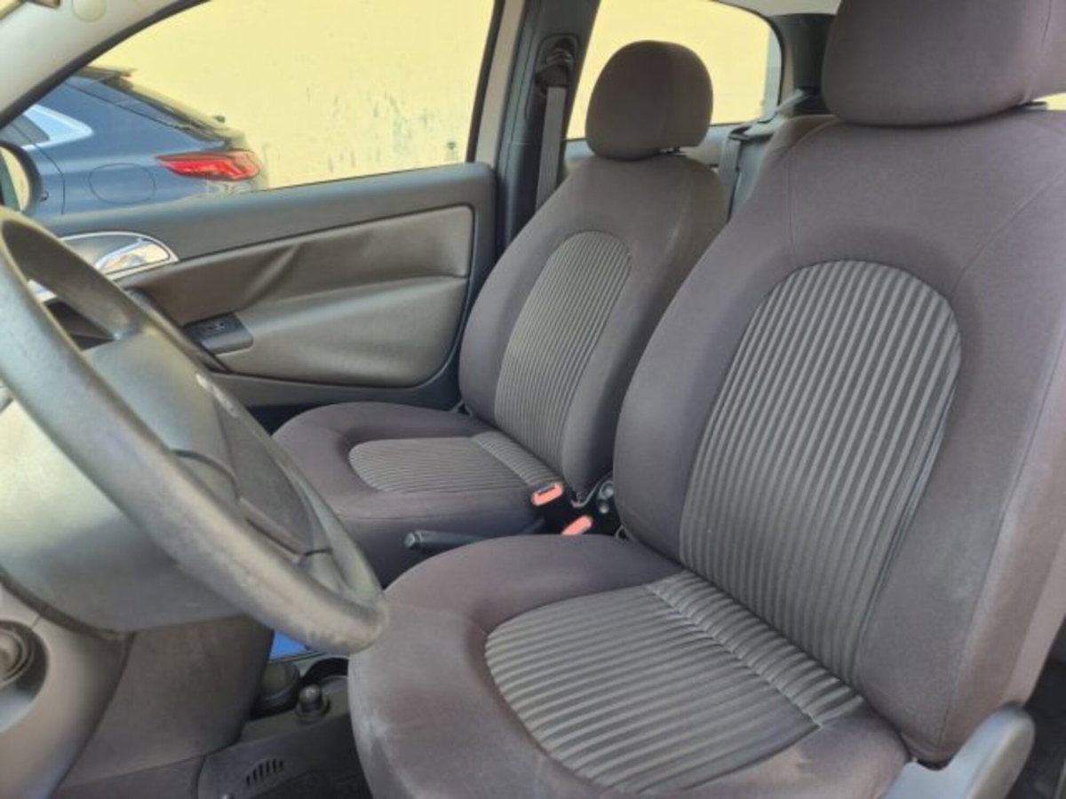 Lancia Ypsilon 1.2 New Oro (8)