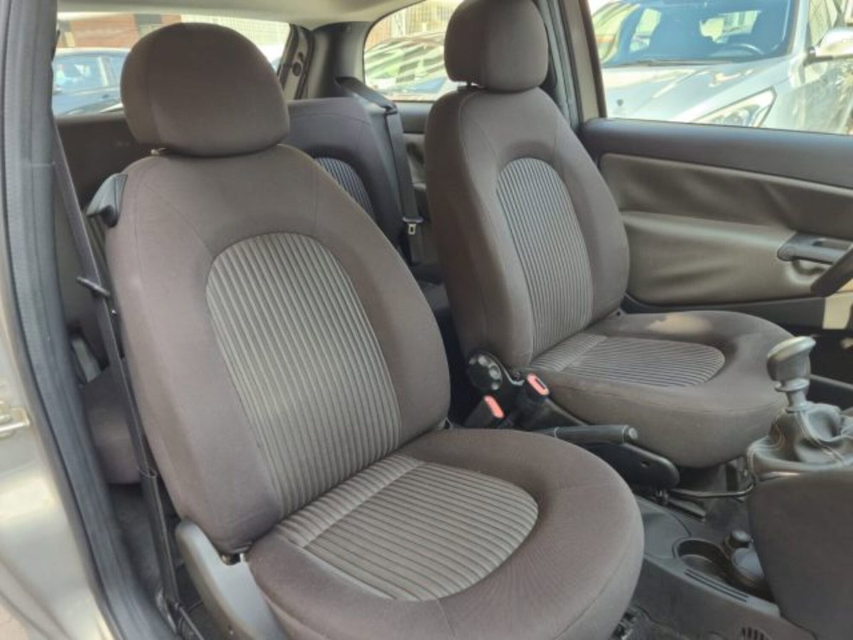 Lancia Ypsilon 1.2 New Oro (9)