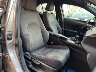 Lexus UX Hybrid Business (11)