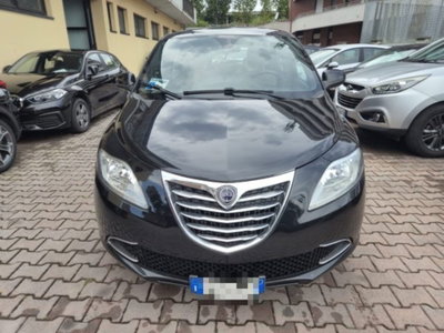 Lancia Ypsilon 0.9 TwinAir 85 CV 5 porte Metano Ecochic Gold (2)