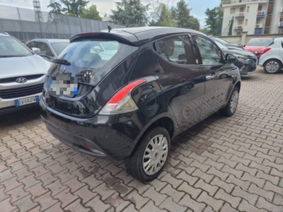 Lancia Ypsilon 0.9 TwinAir 85 CV 5 porte Metano Ecochic Gold (4)