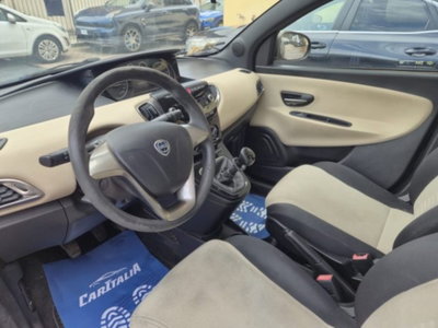 Lancia Ypsilon 0.9 TwinAir 85 CV 5 porte Metano Ecochic Gold (7)