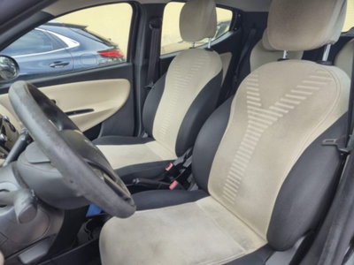 Lancia Ypsilon 0.9 TwinAir 85 CV 5 porte Metano Ecochic Gold (8)