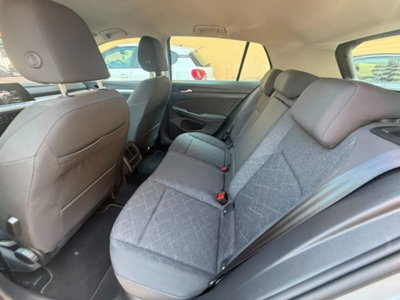 Volkswagen Golf Variant 2.0 TDI SCR DSG Life (16)