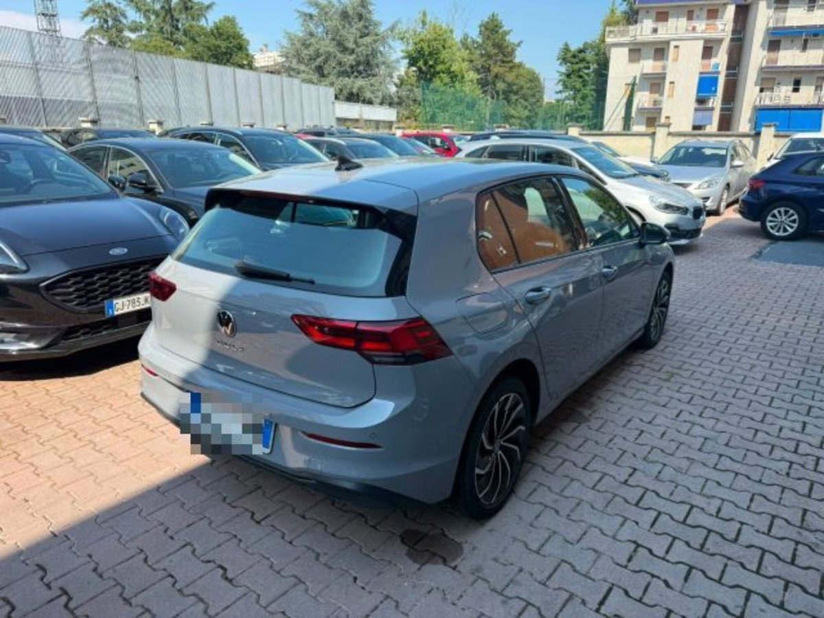Volkswagen Golf Variant 2.0 TDI SCR DSG Life (4)