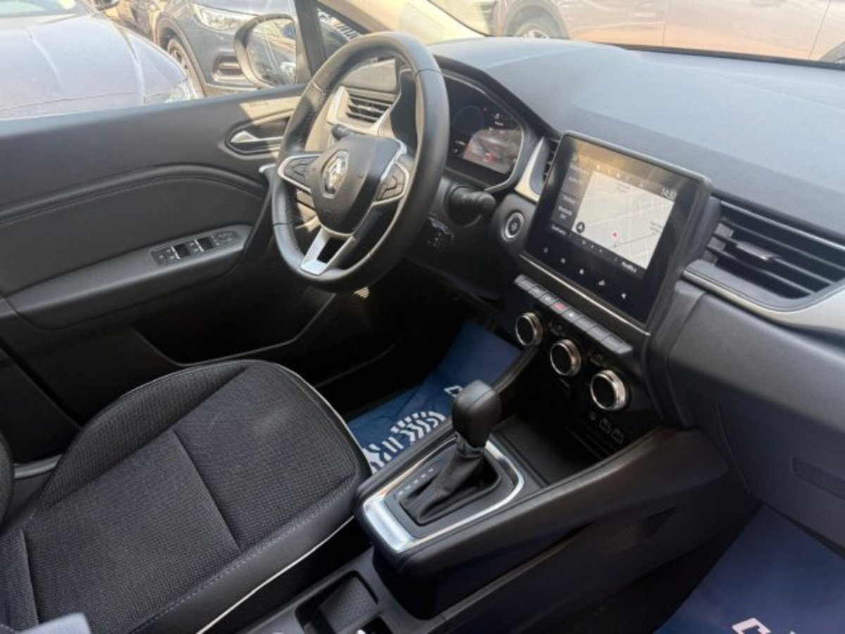 Renault Captur Plug-in Hybrid E-Tech 160 CV Techno (10)