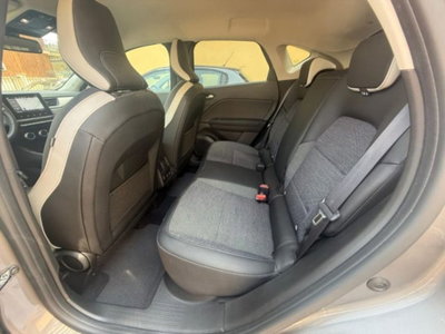 Renault Captur Plug-in Hybrid E-Tech 160 CV Techno (12)