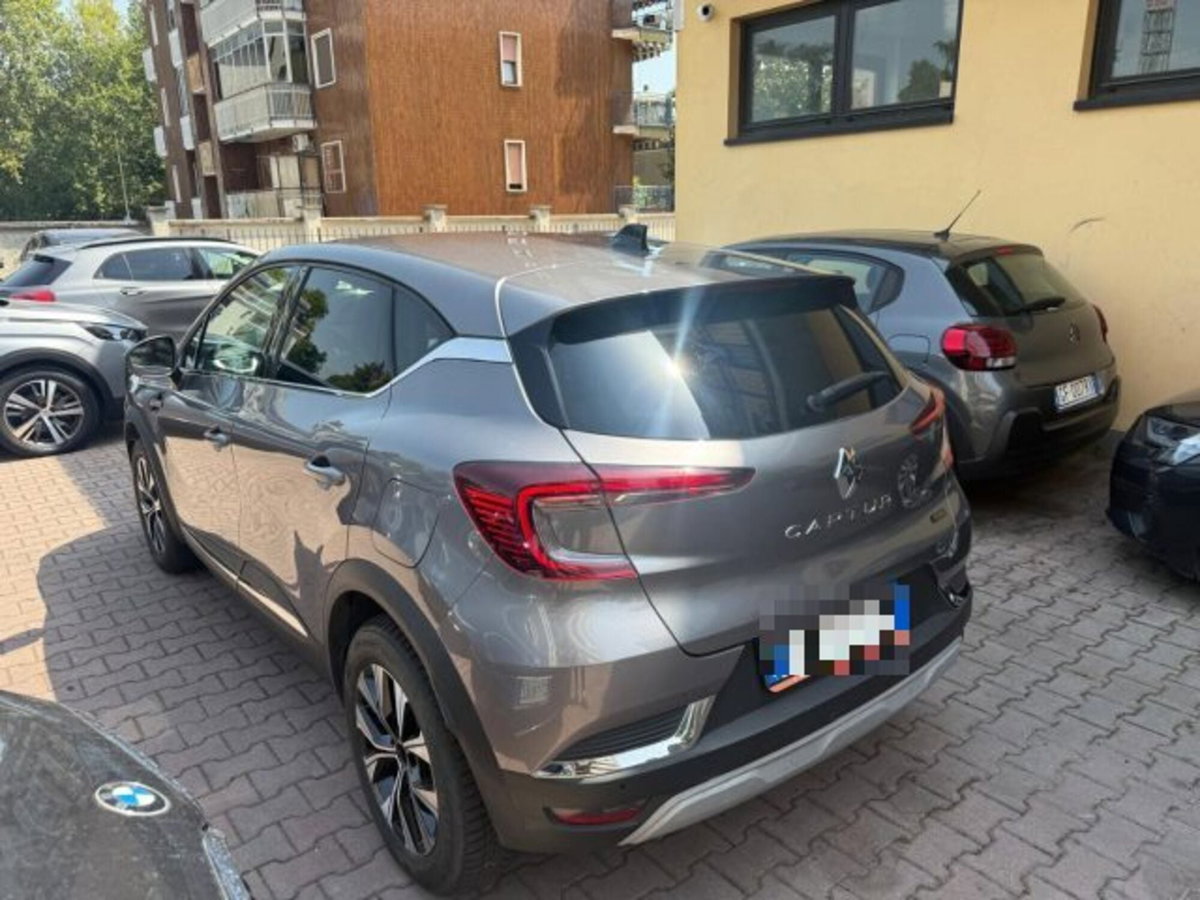 Renault Captur Plug-in Hybrid E-Tech 160 CV Techno (6)
