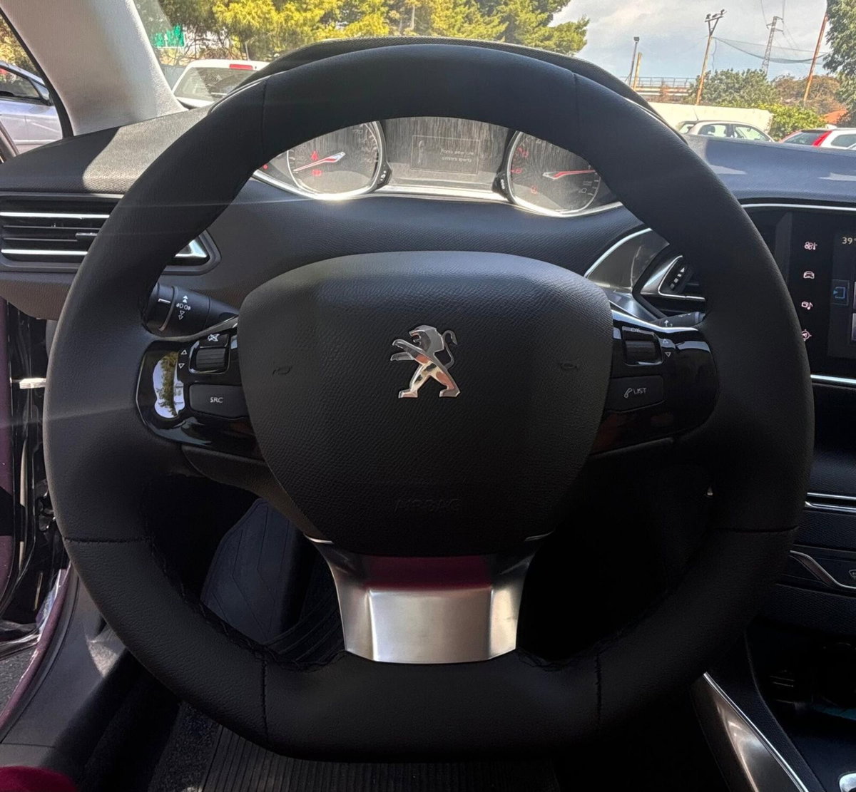 Peugeot 308 BlueHDi 120 S&S Allure (16)