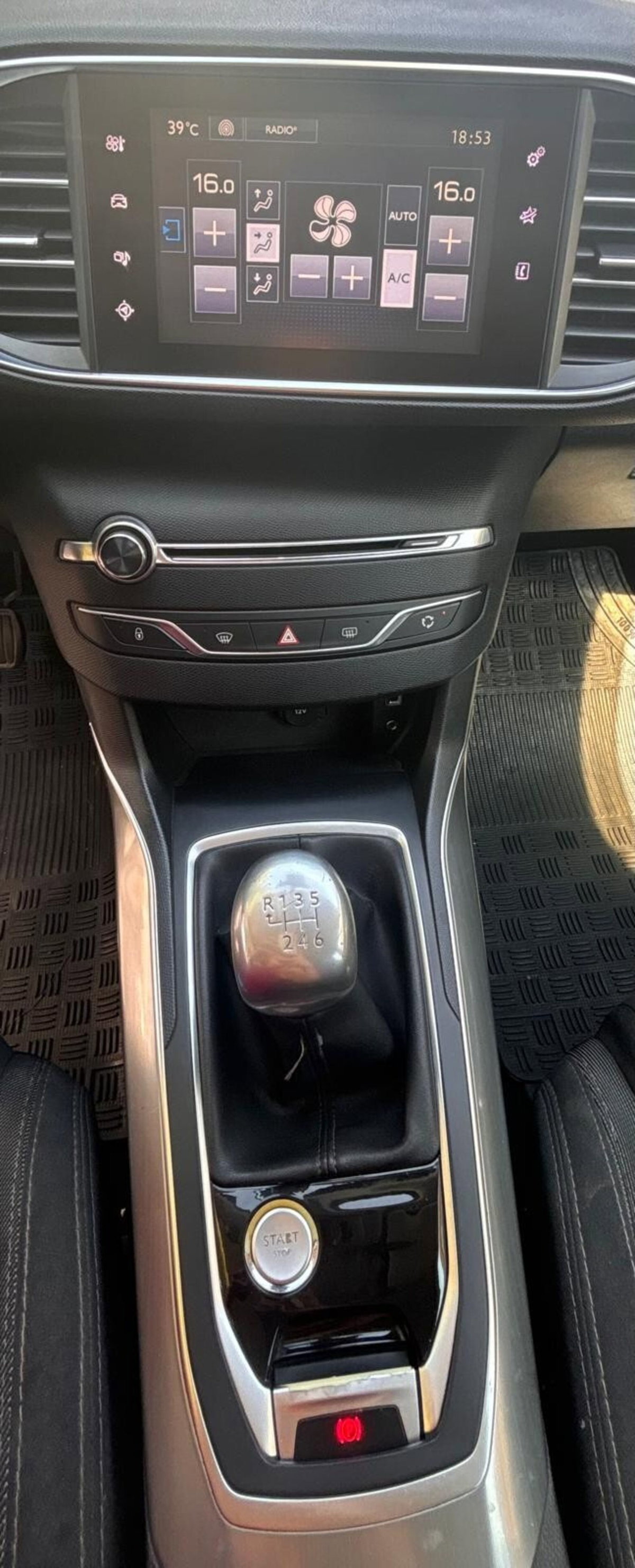 Peugeot 308 BlueHDi 120 S&S Allure (17)