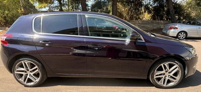 Peugeot 308 BlueHDi 120 S&S Allure (2)