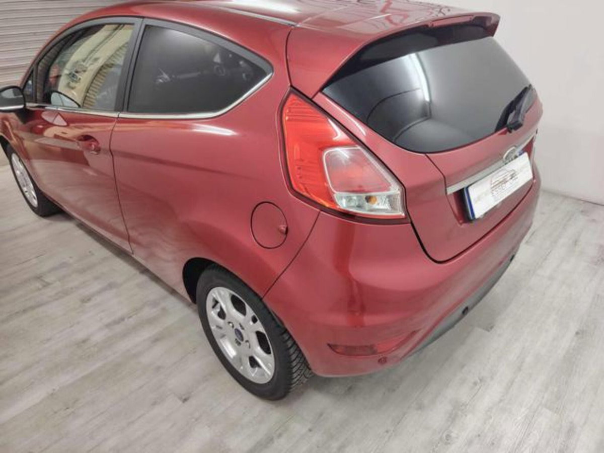 Ford Fiesta 1.5 TDCi 75CV 5 porte Titanium (4)