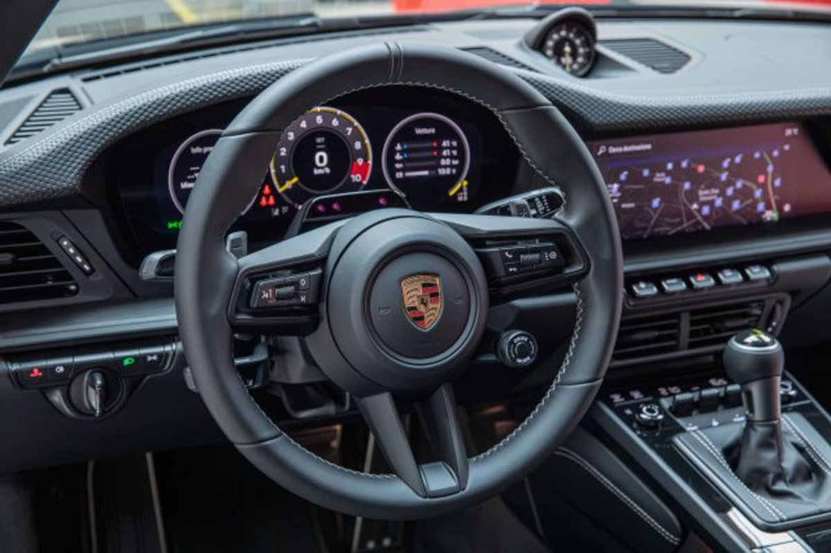Porsche 911 Coupé 4.0 GT3 con pacchetto Touring (15)