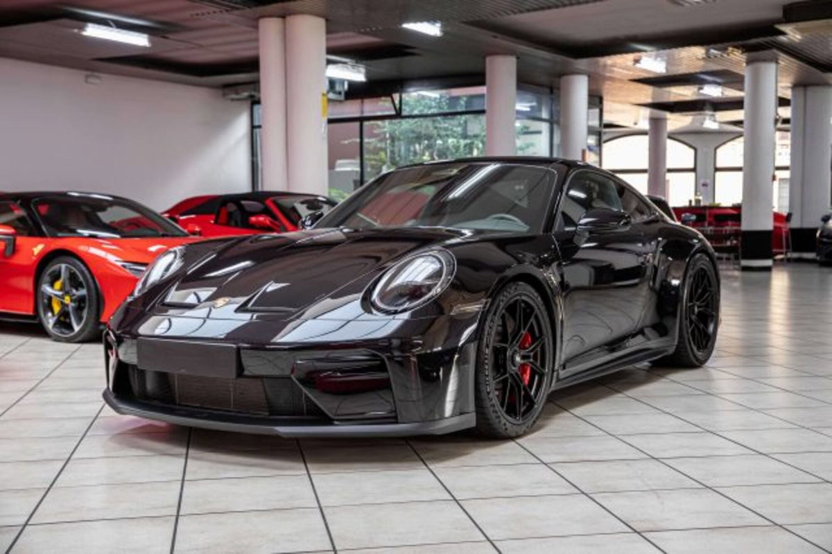 Porsche 911 Coupé 4.0 GT3 con pacchetto Touring (3)