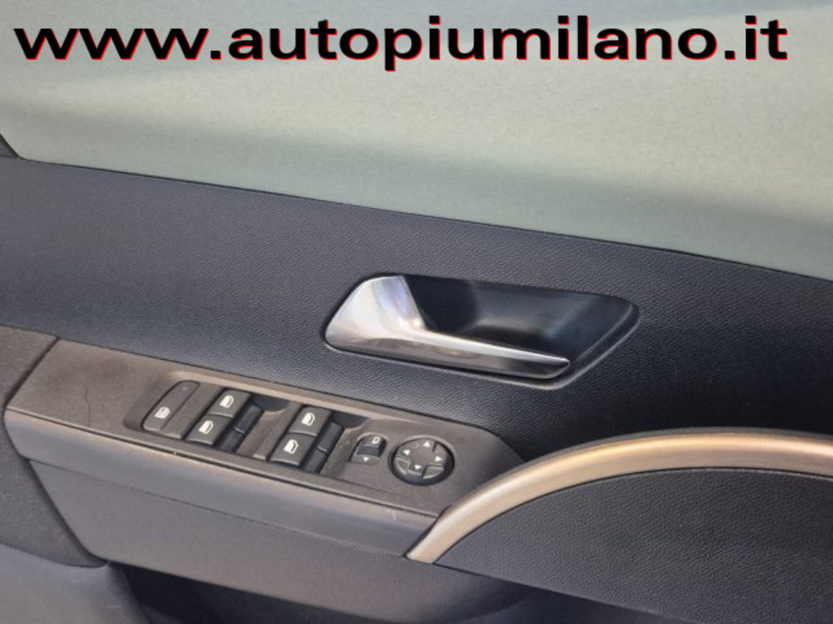 Lancia Ypsilon 1.2 mhev Edizione Cassina e-dct (16)