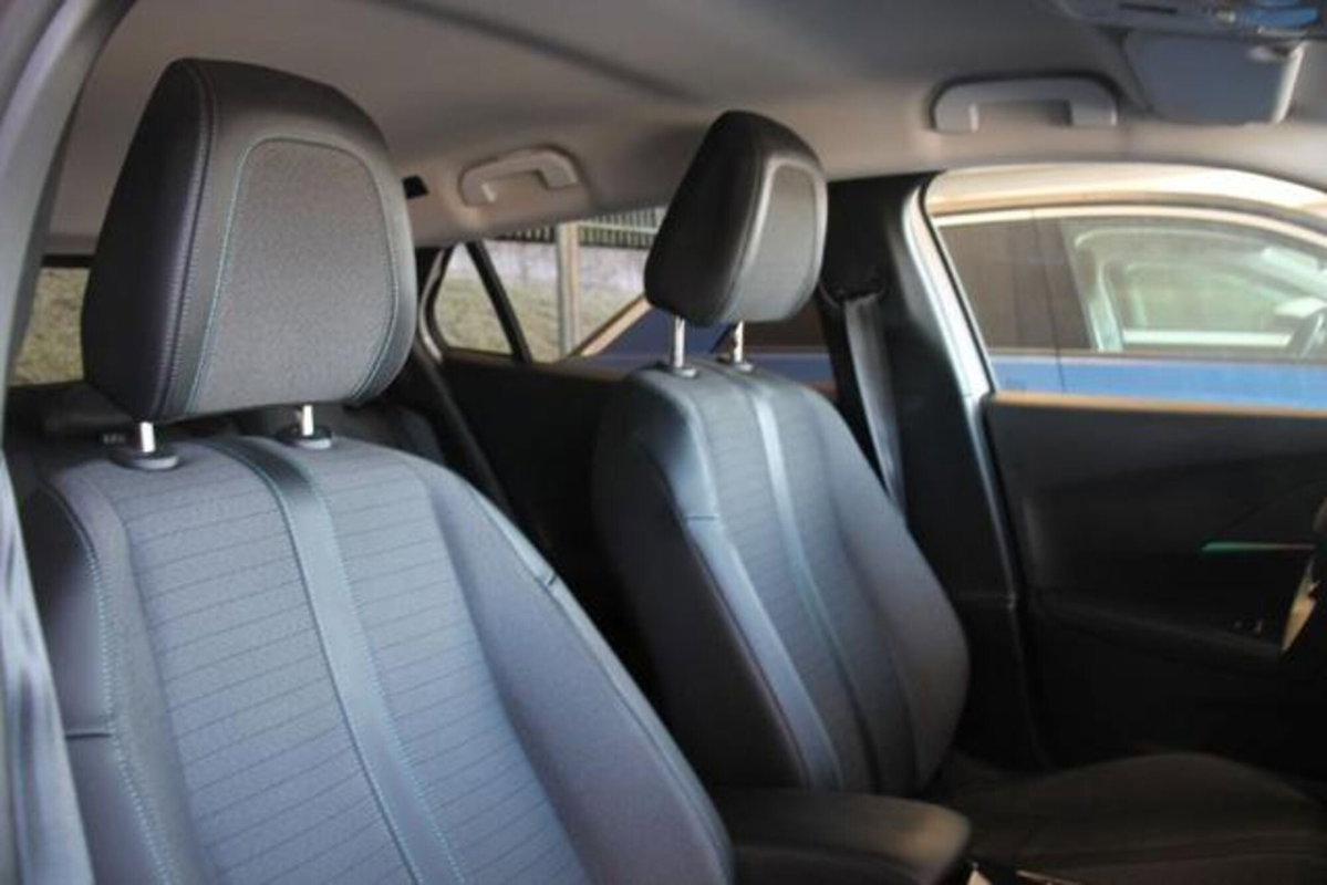 Peugeot 2008 BlueHDi 110 S&S GT (8)