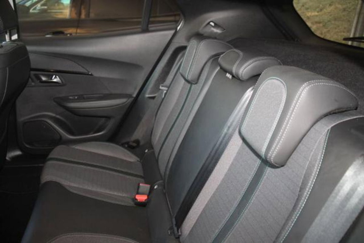 Peugeot 2008 BlueHDi 110 S&S GT (9)