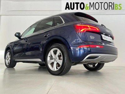 Audi Q5 40 TDI quattro S tronic Business Sport (17)