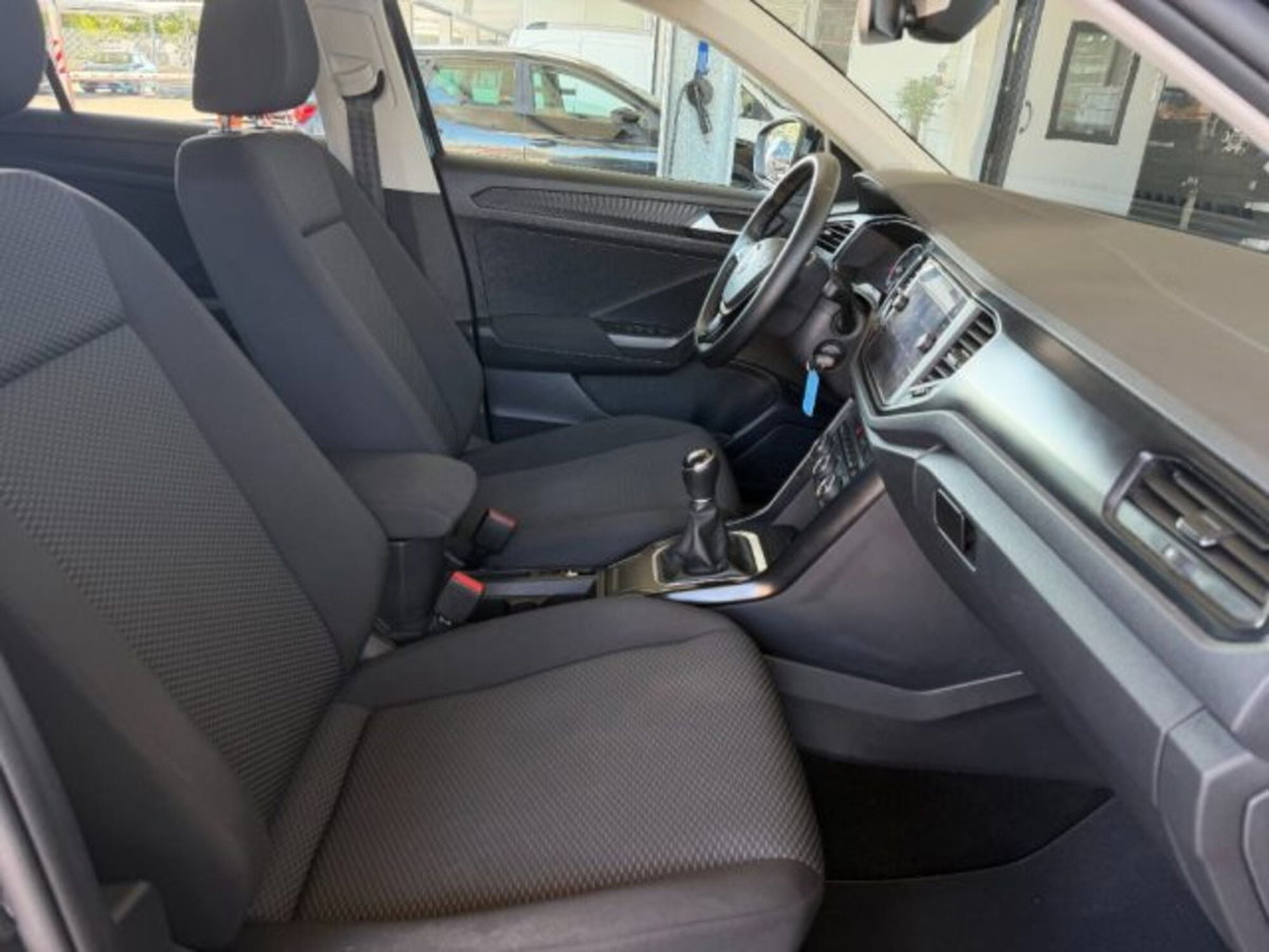 Volkswagen T-Roc 1.6 TDI SCR Business BlueMotion Technology (12)