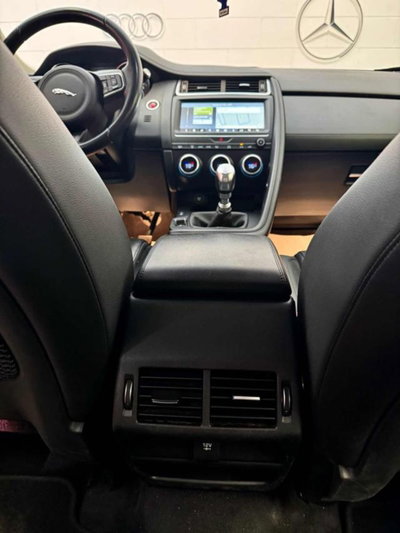 Jaguar E-Pace 2.0D 150 CV AWD R-Dynamic S (18)