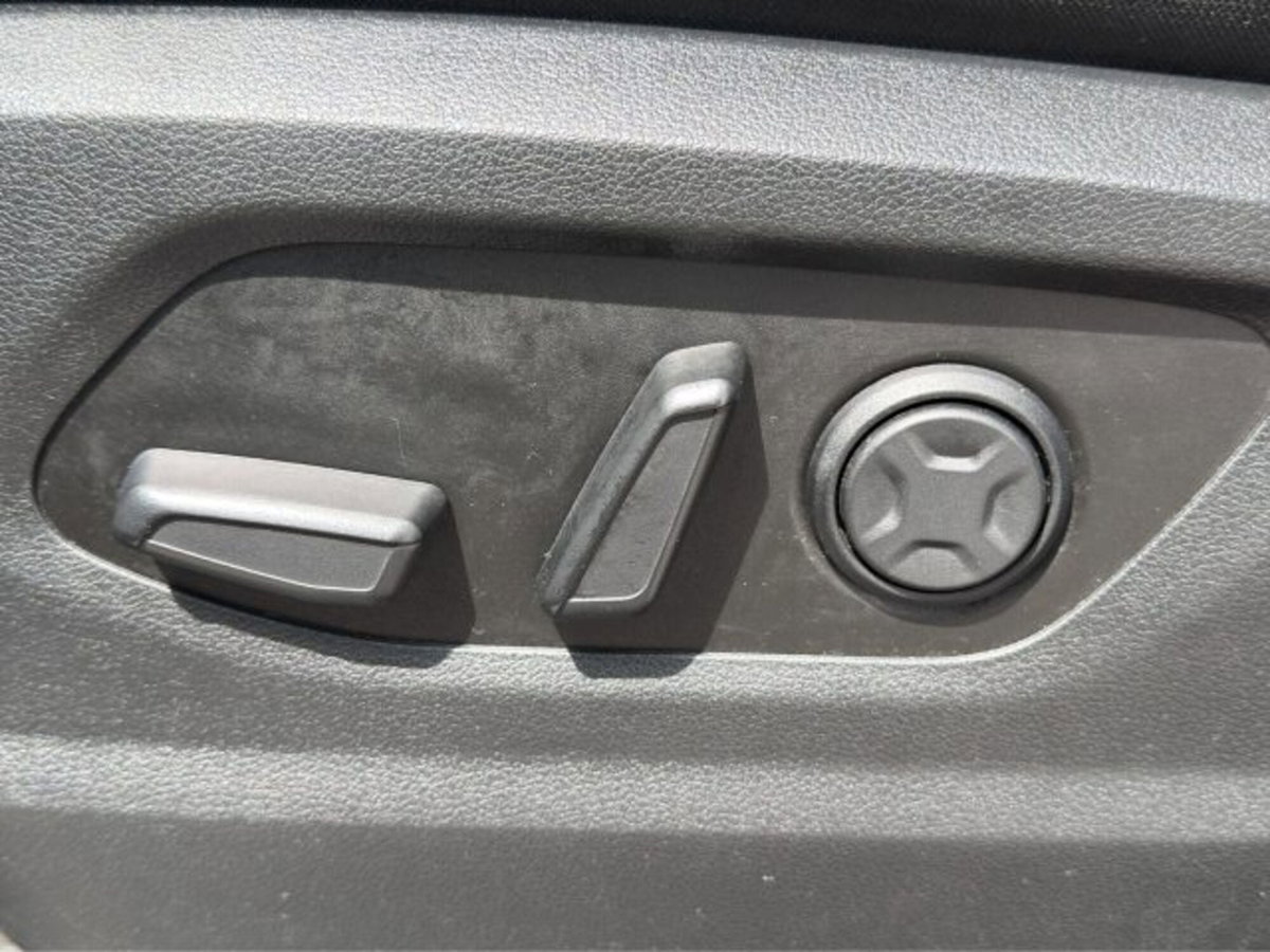 Hyundai Staria 2.2 2wd auto (19)