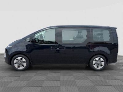 Hyundai Staria 2.2 2wd auto (2)