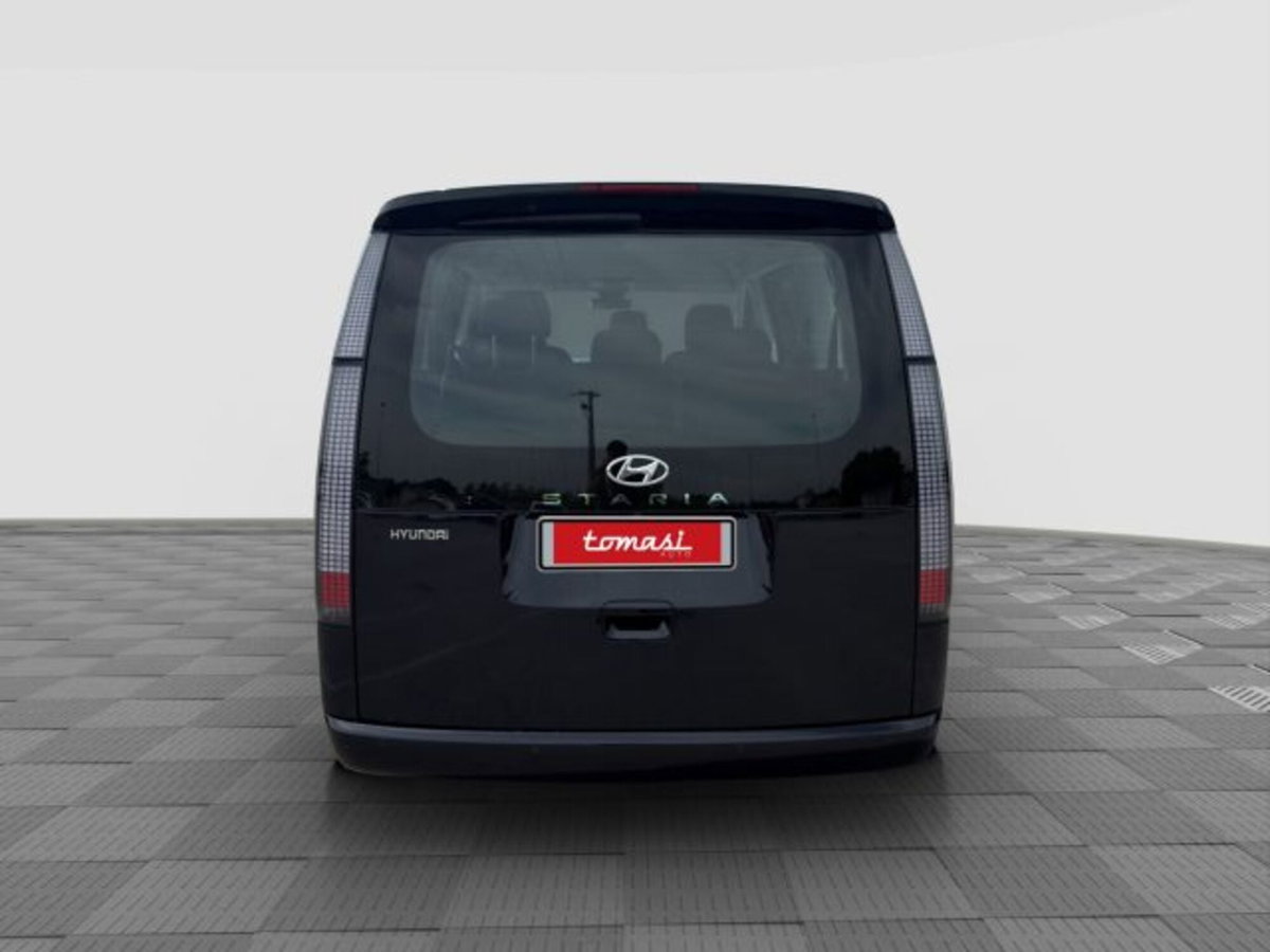 Hyundai Staria 2.2 2wd auto (4)