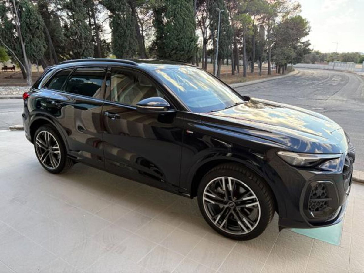Audi Q5 40 2.0 tdi mhev 12V S line quattro s-tronic (3)