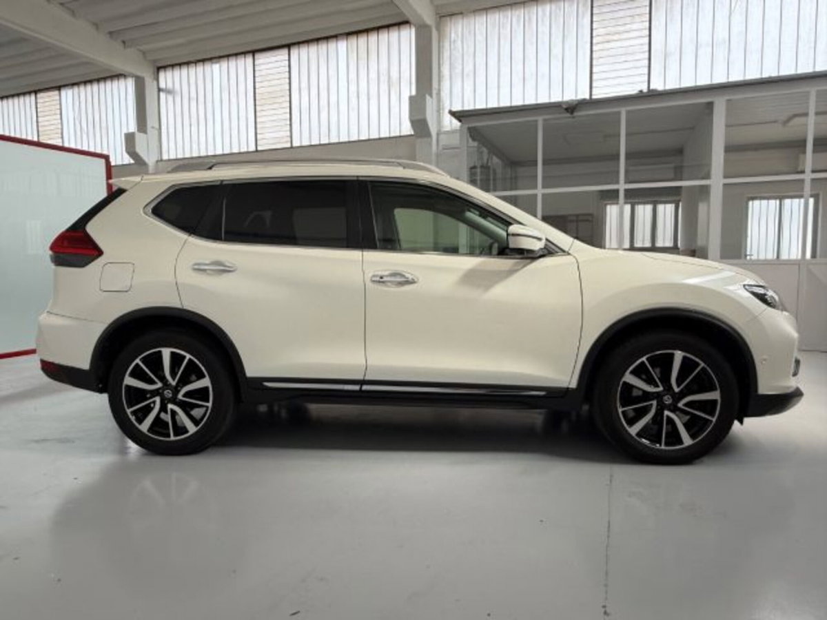 Nissan X-Trail 1.6 dCi 2WD Tekna (4)