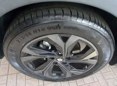 Renault Arkana Hybrid E-Tech 145 CV Engineered (5)