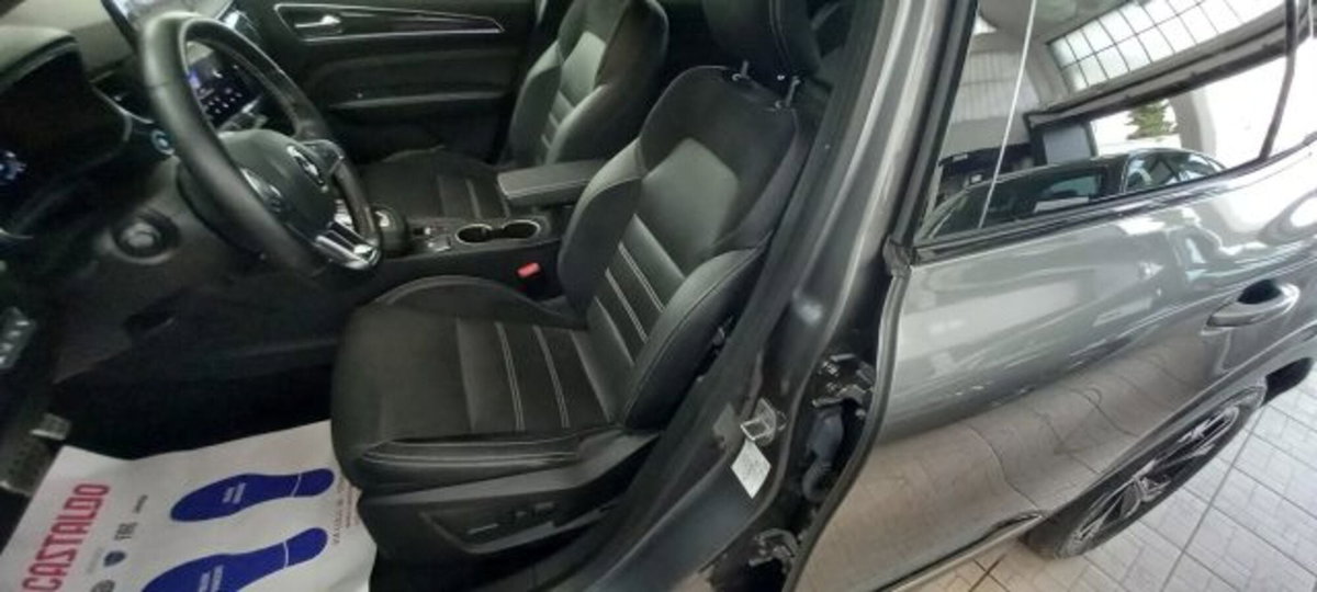 Renault Arkana Hybrid E-Tech 145 CV Engineered (8)