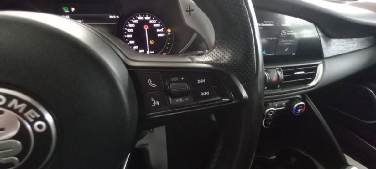 Alfa Romeo Giulia 2.2 Turbodiesel 190 CV AT8 Executive (14)