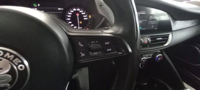 Alfa Romeo Giulia 2.2 Turbodiesel 190 CV AT8 Executive (14)