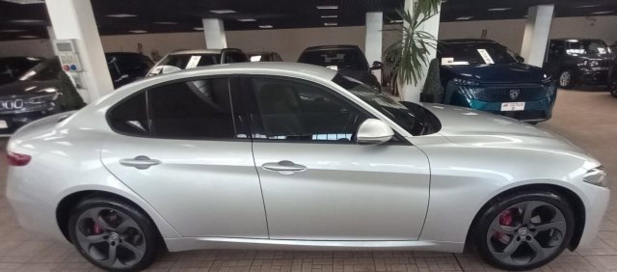 Alfa Romeo Giulia 2.2 Turbodiesel 190 CV AT8 Executive (2)