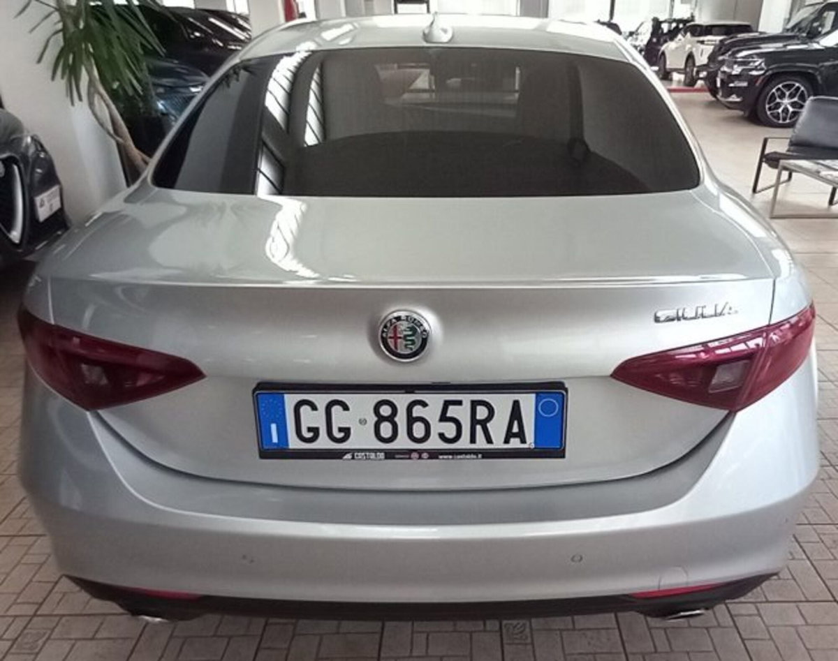 Alfa Romeo Giulia 2.2 Turbodiesel 190 CV AT8 Executive (4)
