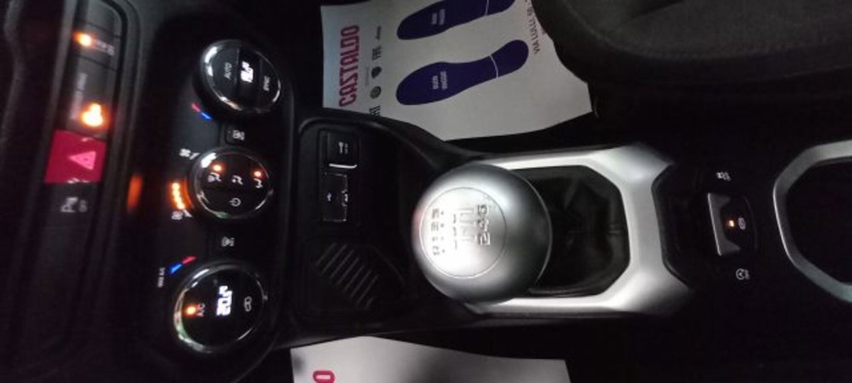 Jeep Renegade 1.6 Mjt 120 CV Limited (15)