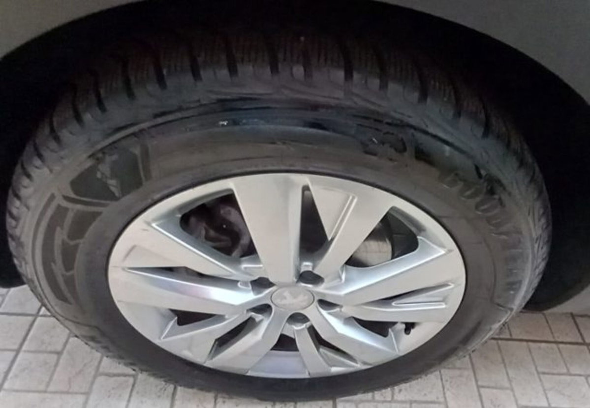 Peugeot 3008 BlueHDi 130 S&S EAT8 Active Pack (11)