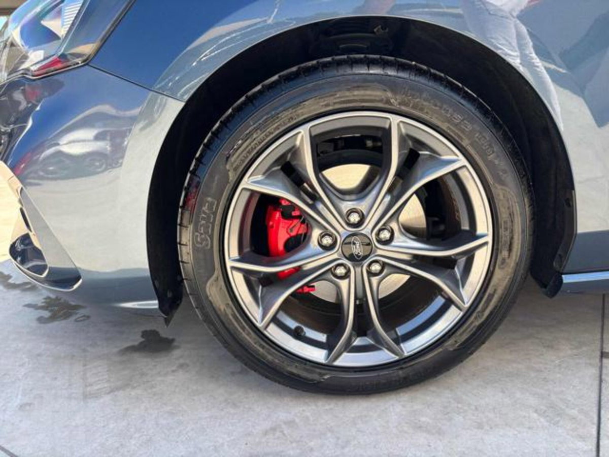 Ford Focus 1.0 EcoBoost Hybrid 155 CV 5p. ST-Line X (9)
