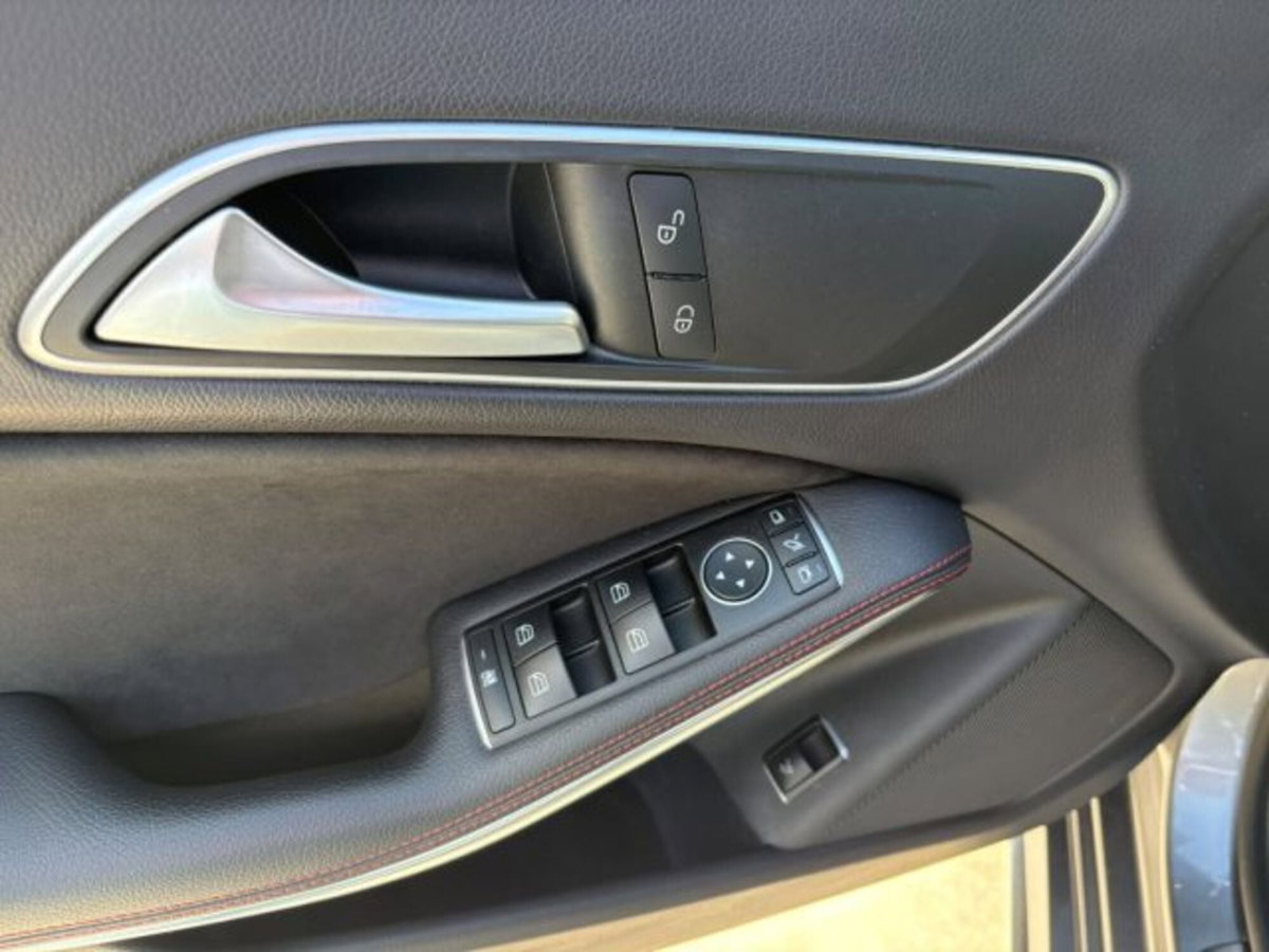 Mercedes-Benz CLA 180 CDI Premium (15)
