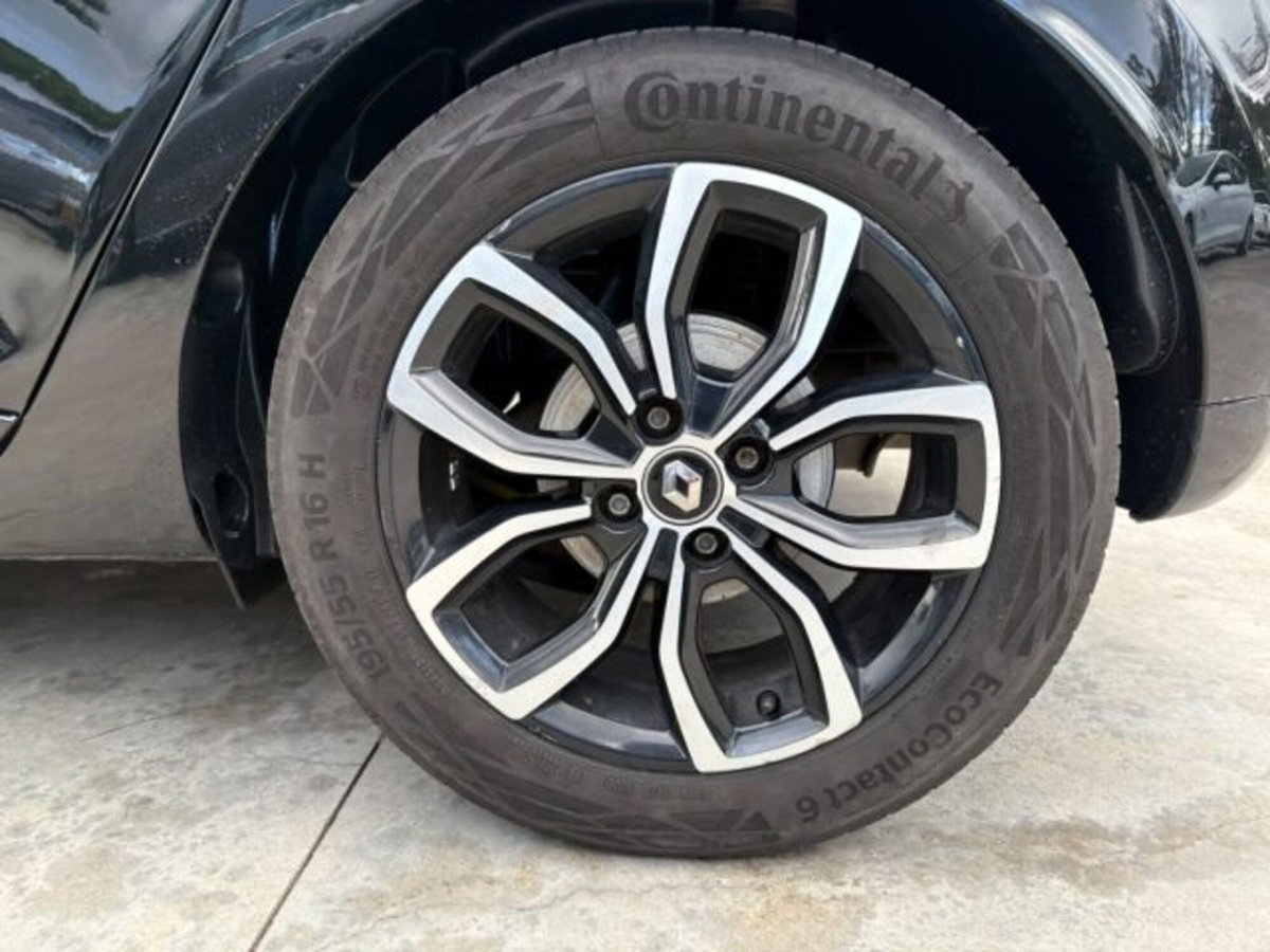 Renault Clio dCi 8V 90 CV EDC 5 porte Moschino Zen (15)