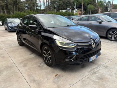 Renault Clio dCi 8V 90 CV EDC 5 porte Moschino Zen (3)
