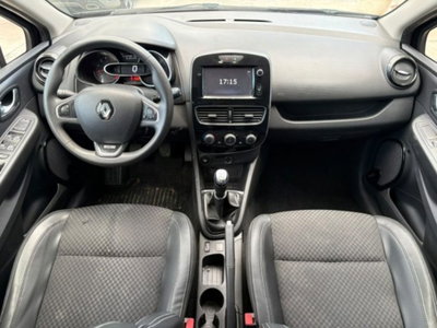 Renault Clio dCi 8V 90 CV EDC 5 porte Moschino Zen (7)