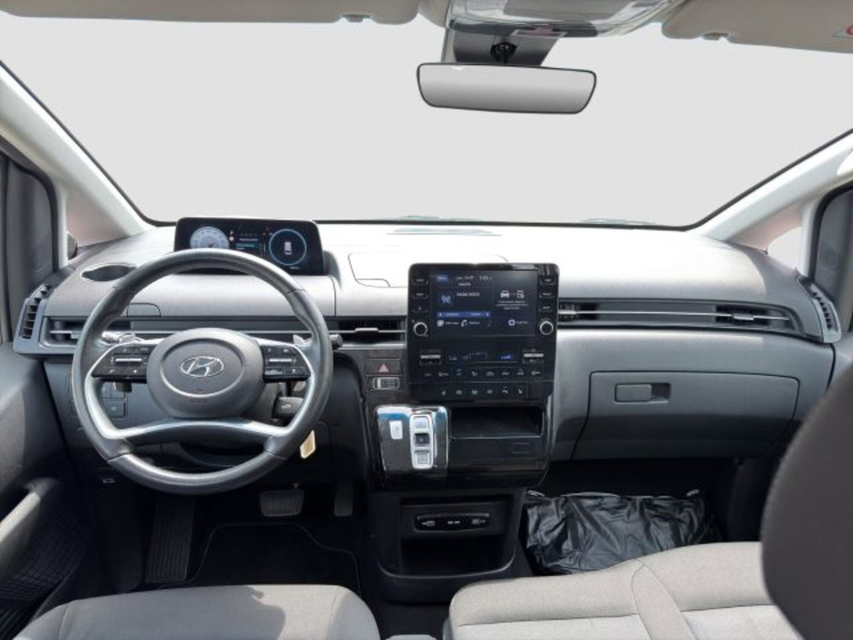 Hyundai Staria 2.2 2wd auto (13)