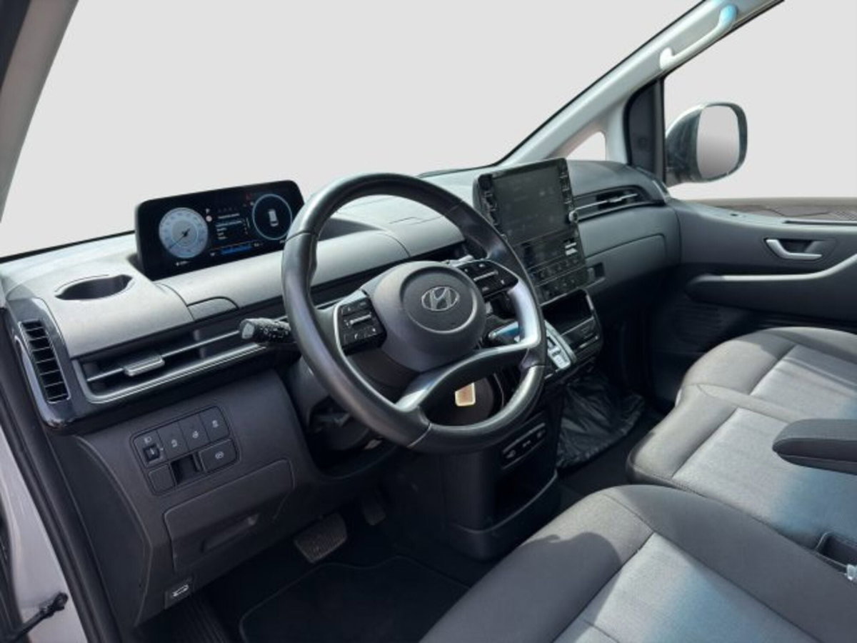 Hyundai Staria 2.2 2wd auto (9)